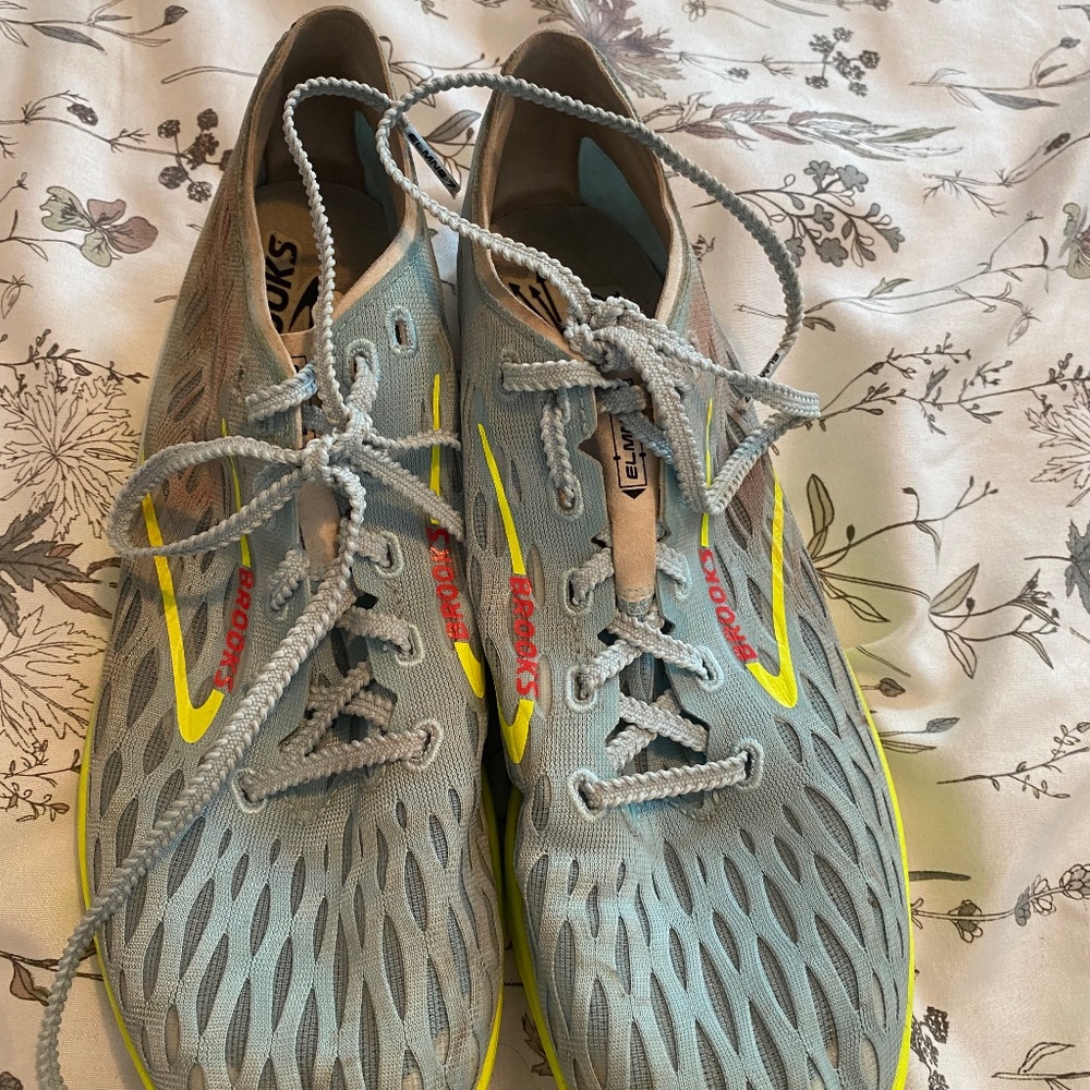 Men’s cleats(SOLD)